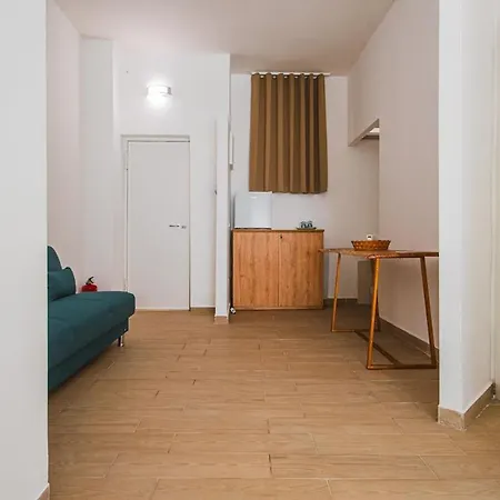 Ortensia In Station *